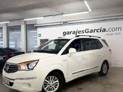 Usado SsangYong Rodius 178 CV (130 kW) 2016 Blanco Monovolumen