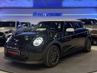 Usado Mini Cooper Classic 156 CV (114 kW) 2024 Negro Utilitario