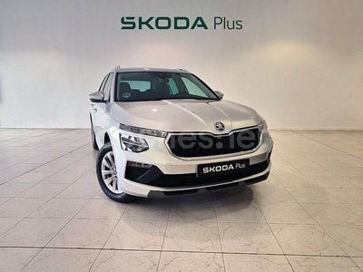 Usado Skoda Kamiq Selection 115 CV (84 kW) 2025 Gris / plata SUV