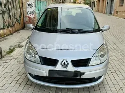 Usado Renault Scénic II Dynamique 105 CV (77 kW) 2008 Gris / plata Monovolumen
