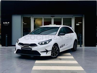 Usado Kia Ceed Style 100 CV (73 kW) 2025 Blanco Utilitario