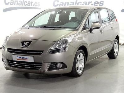 Usado Peugeot 5008 Access 120 CV (88 kW) 2011 Gris Monovolumen