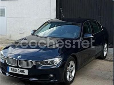 Usado BMW 318 143 CV (105 kW) 2014 Azul Berlina