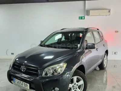 Usado Toyota RAV4 Sol 136 CV (100 kW) 2006 Gris / plata SUV