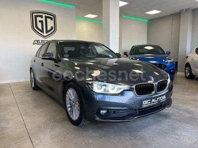 Gris / plata Usado 2016 BMW 318 Comfort Edition Berlina | 12.890 € (Caro)