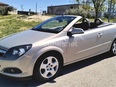 Usado Opel Astra Cabriolet Enjoy 115 CV (84 kW) 2008 Gris / plata Descapotable
