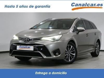 Beige Usado 2015 Toyota Avensis Advance Familiar | 15.090 €