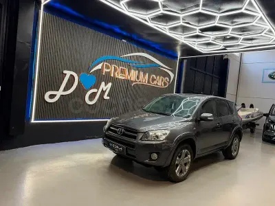 Usado Toyota RAV4 Executive 150 CV (110 kW) 2010 Gris / plata SUV