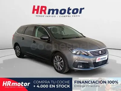 Usado Peugeot 308 SW Allure 130 CV (95 kW) 2021 Gris / plata Familiar