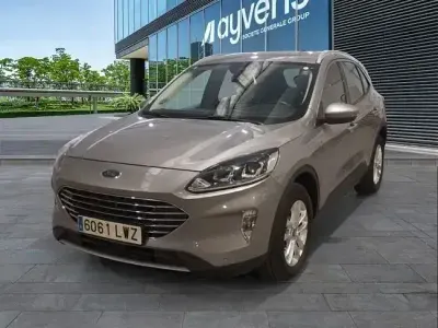 Usado Ford Kuga Titanium 190 HP (139 kW) 2022 Branco SUV