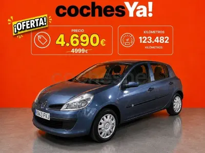 Begagnad Renault Clio II Privilege 85 HK (62 kW) 2007 Blå Sedan