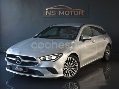 Gris / plata Usado 2021 Mercedes CLA200 Shooting Brake Familiar | 25.900 € (Un poco caro)