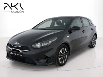 Usado Kia Ceed 101 CV (74 kW) 2025 Negro Utilitario