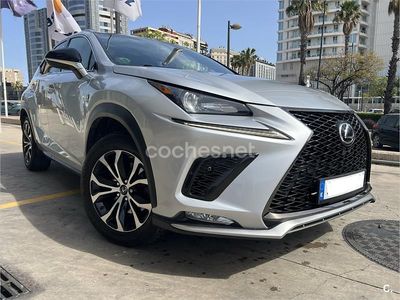 Usado Lexus NX300h Sport Line 197 CV (144 kW) 2015 Gris / plata SUV