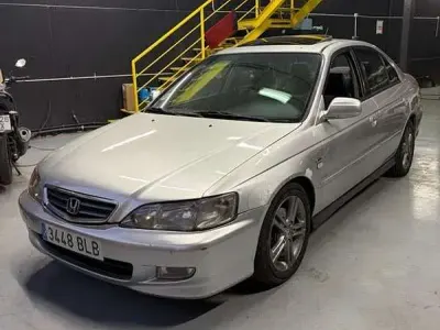 Usado Honda Accord ES 152 CV (111 kW) 2001 Gris Berlina