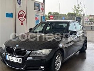 Usado BMW 318 143 HP (105 kW) 2010 Preto Sedan