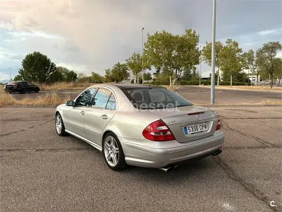 Usado Mercedes E55 AMG AMG 476 CV (350 kW) 2003 Gris / plata Berlina