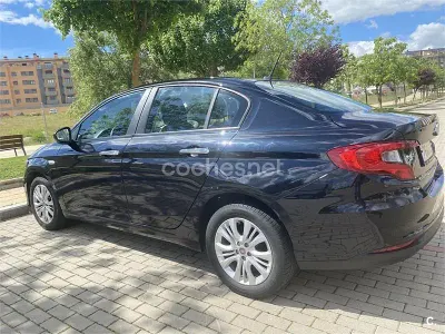 Begagnad Fiat Tipo Pop 95 HK (69 kW) 2019 Svart Sedan