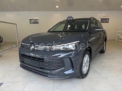 Gris / plata Nuevo 2025 VW Tiguan SUV | 38.900 € (Precio justo)