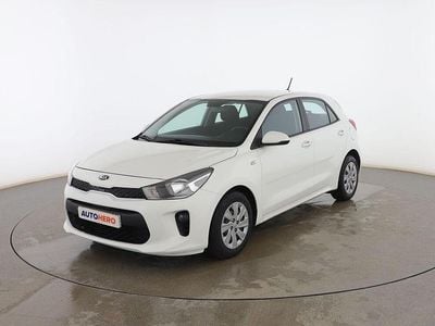 Usado Kia Rio 85 CV (62 kW) 2017 Blanco Berlina