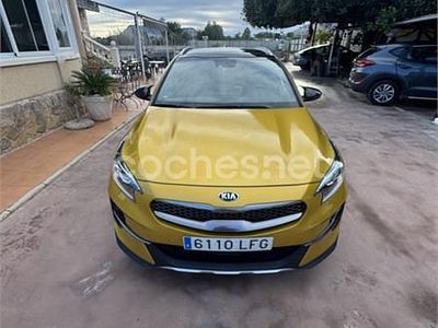 Usado Kia XCeed 140 CV (102 kW) 2020 Amarillo SUV
