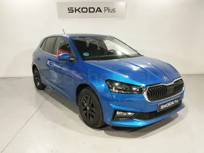 Usado Skoda Fabia Selection 95 CV (69 kW) 2025 Azul Utilitario
