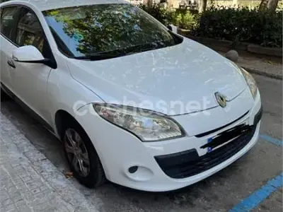 Usado Renault Mégane III Authentique 100 CV (73 kW) 2011 Blanco Berlina