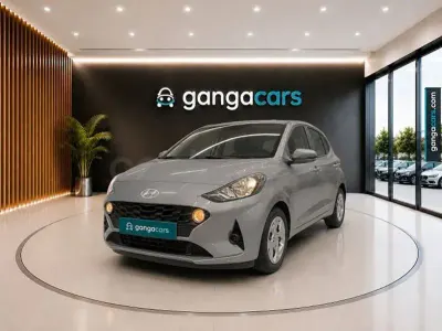 Usado Hyundai i10 67 CV (49 kW) 2022 Gris Utilitario