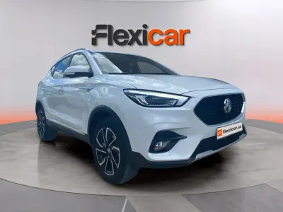 Käytetty MG ZS Luxury 111 HP (81 kW) 2023 Valkoinen Katumaasturi