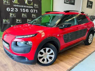Usado Citroën C4 Cactus Feel 92 CV (67 kW) 2015 Rojo Utilitario