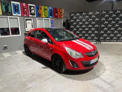 Usado Opel Corsa Color Edition 100 CV (73 kW) 2011 Rojo Utilitario