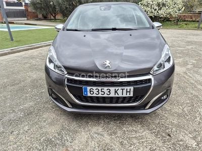Usado Peugeot 208 82 CV (60 kW) 2019 Gris / plata Utilitario