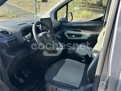 Usado Citroën Berlingo Feel 110 CV (80 kW) 2019 Gris / plata Monovolumen