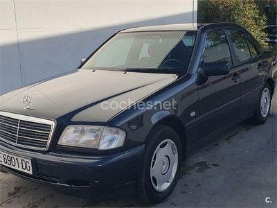 Usado Mercedes C180 Classic 122 CV (89 kW) 1999 Azul Berlina
