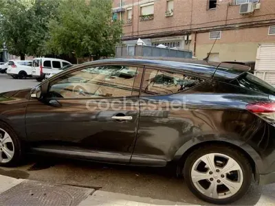 Usado Renault Mégane III Dynamique 105 CV (77 kW) 2009 Negro Berlina