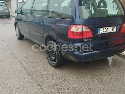 Usado Ford Galaxy Trend 130 CV (95 kW) 2004 Azul Monovolumen