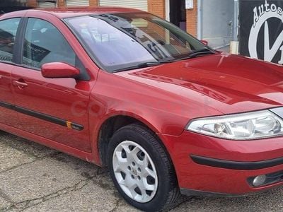 Usado Renault Laguna II Dynamique 120 CV (88 kW) 2005 Granate Berlina
