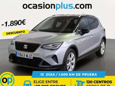Usado Seat Arona FR 150 CV (110 kW) 2023 Plateado SUV