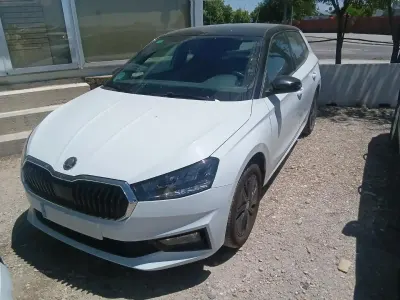 Usado Skoda Fabia Style 95 CV (69 kW) 2022 Blanco Utilitario