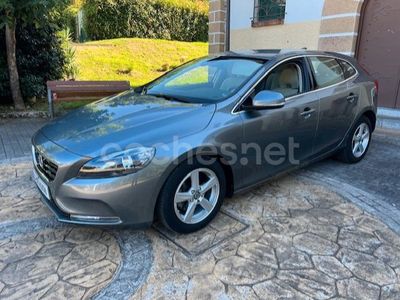 Gris / plata Usado 2014 Volvo V40 Summum Familiar | 11.999 € (Caro)