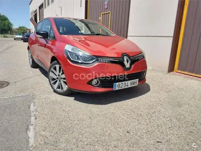 Usado Renault Clio IV 90 CV (66 kW) 2015 Rojo Berlina