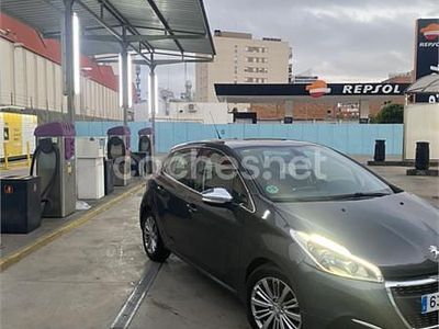Gris / plata Usado 2016 Peugeot 208 Style Utilitario | 7200 € (Precio justo)