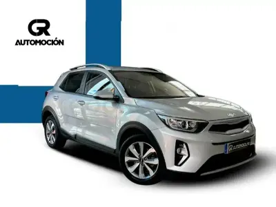 Usado Kia Stonic 100 HP (73 kW) 2024 Cinzento SUV