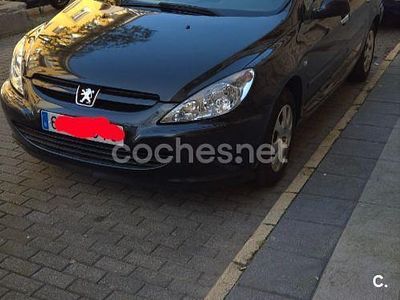 Usado Peugeot 307 90 CV (66 kW) 2004 Negro Familiar