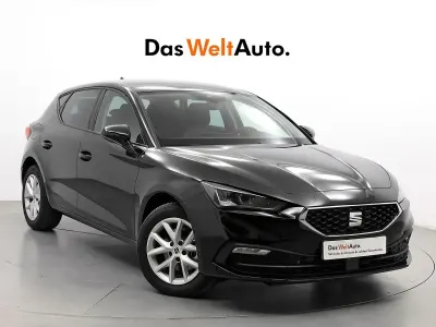 Usado Seat Leon Style 151 CV (111 kW) 2024 Negro Berlina