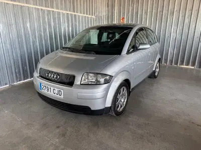 Usado Audi A2 75 CV (55 kW) 2004 Gris / plata Utilitario