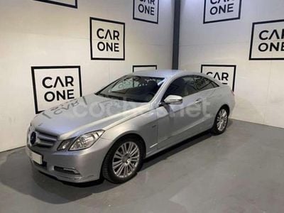 Usado Mercedes E250 Elegance 204 CV (150 kW) 2009 Gris / plata Coupe