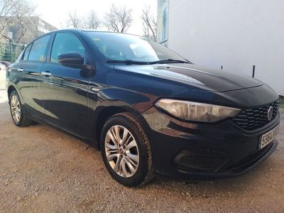 Usado Fiat Tipo Easy 120 CV (88 kW) 2018 Negro Berlina