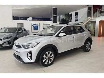 Gris / plata Usado 2024 Kia Stonic SUV | 16.900 € (Precio justo)
