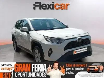 Używany Toyota RAV4 Hybrid Business Edition 222 KM (163 kW) 2020 Biały SUV